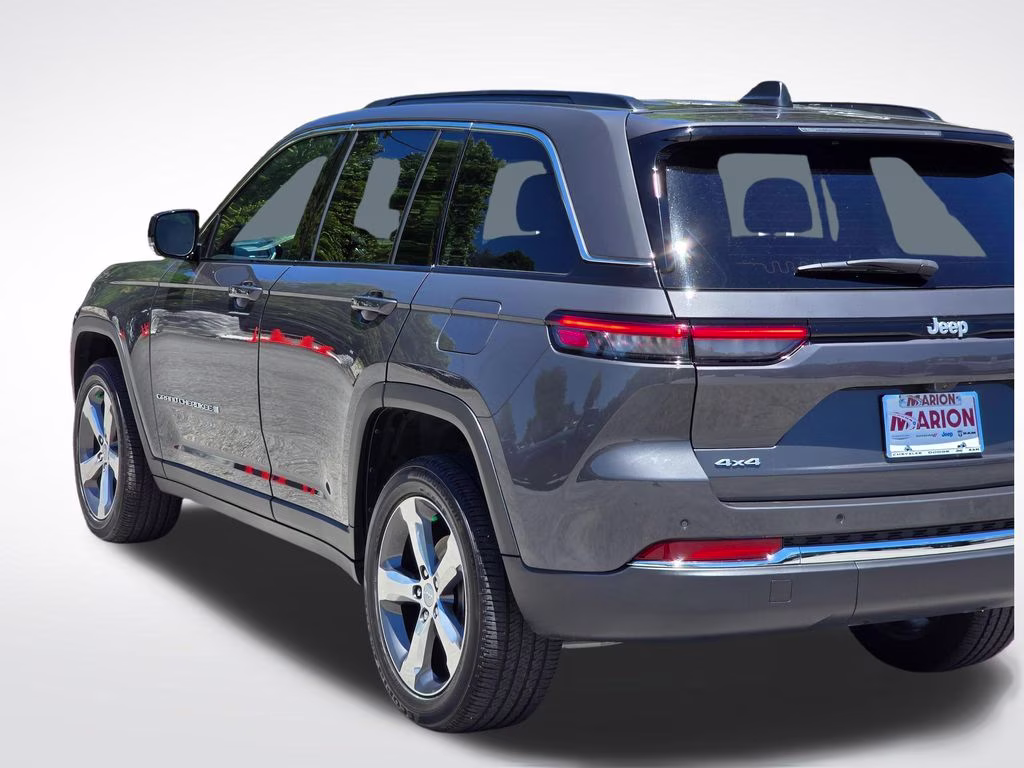 2025 Baltic Gray Metallic Clearcoat Jeep Grand Cherokee Limited 4X4 SUV