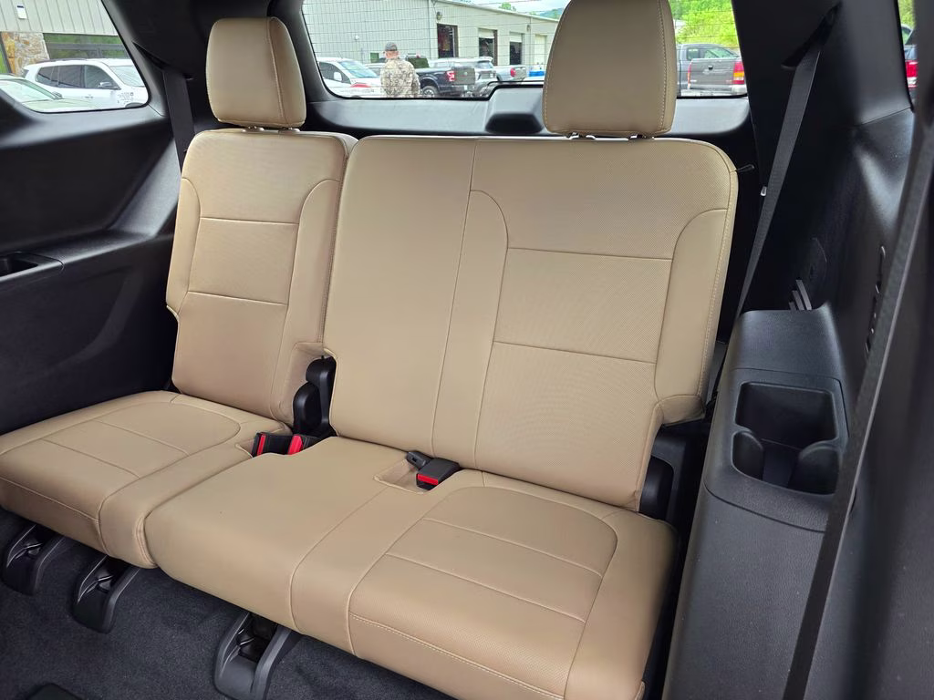 2023 Mosaic Black Metallic Chevrolet Traverse Premier AWD SUV