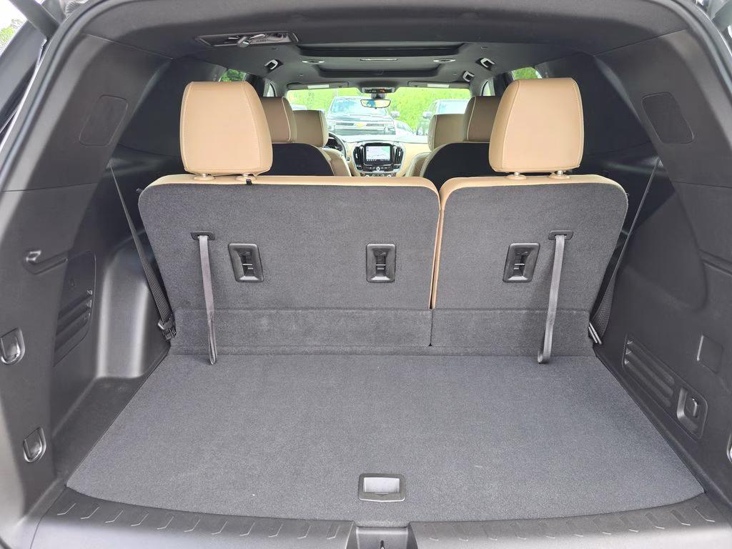 2023 Mosaic Black Metallic Chevrolet Traverse Premier AWD SUV