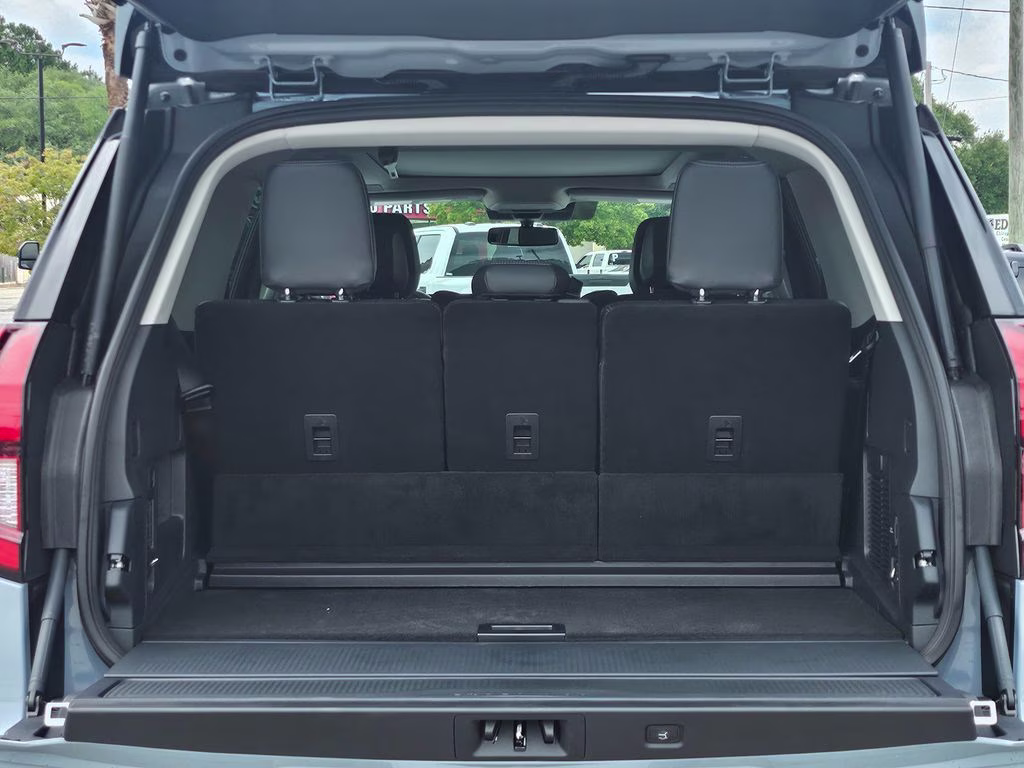 2026 Glacier Gray Metallic Tri-Coat Ford Expedition Platinum 4X4 SUV