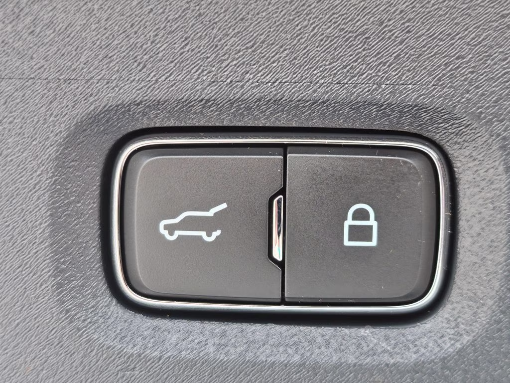 2026 Glacier Gray Metallic Tri-Coat Ford Expedition Platinum 4X4 SUV