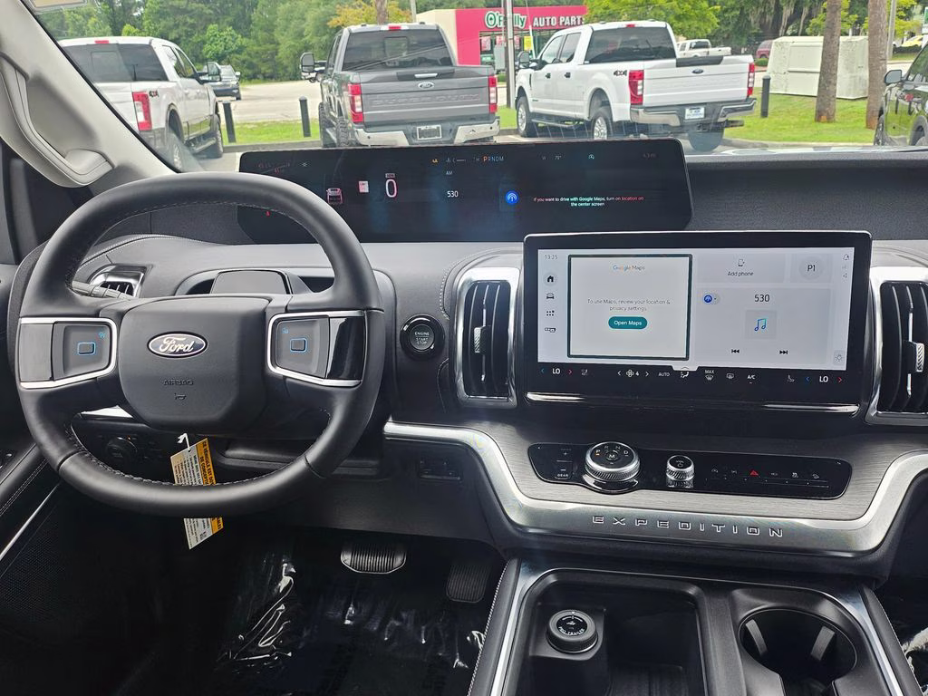2026 Glacier Gray Metallic Tri-Coat Ford Expedition Platinum 4X4 SUV