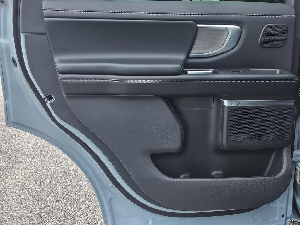 2026 Glacier Gray Metallic Tri-Coat Ford Expedition Platinum 4X4 SUV