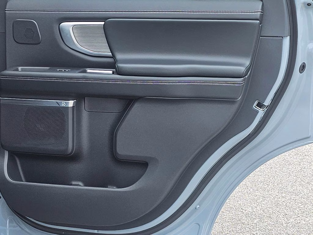 2026 Glacier Gray Metallic Tri-Coat Ford Expedition Platinum 4X4 SUV