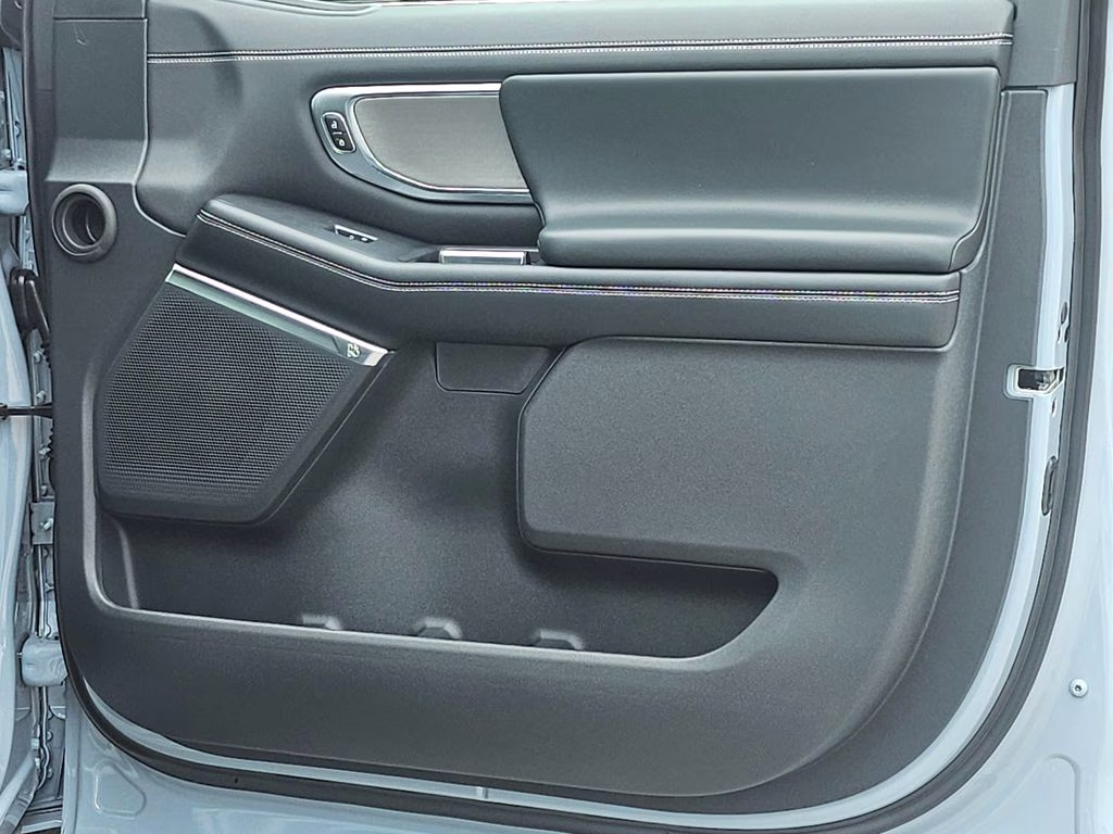 2026 Glacier Gray Metallic Tri-Coat Ford Expedition Platinum 4X4 SUV