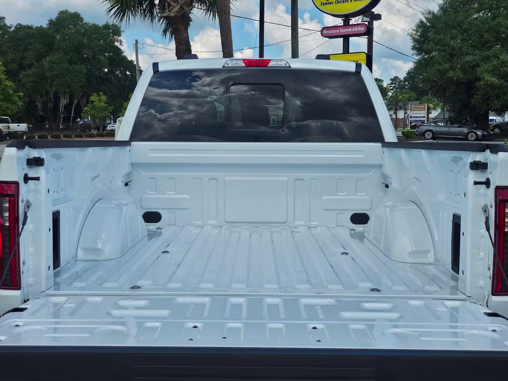2026 Oxford White Ford F-150 XLT 4X4 Truck