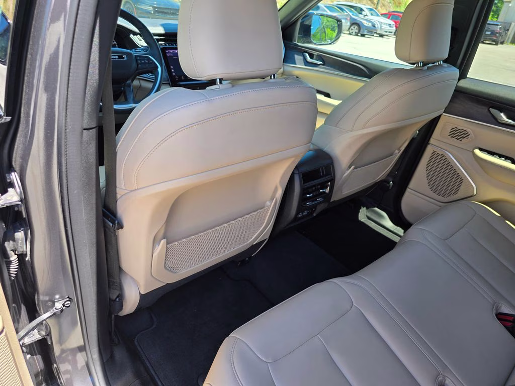 2025 Baltic Gray Metallic Clearcoat Jeep Grand Cherokee Limited 4X4 SUV