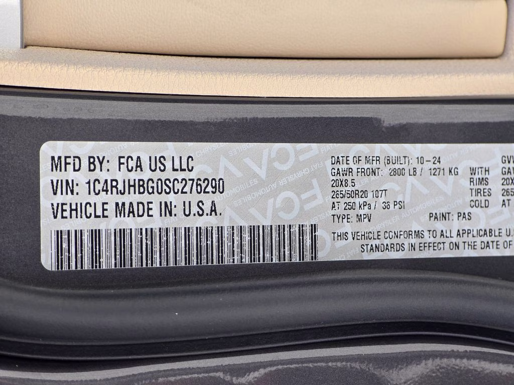 2025 Baltic Gray Metallic Clearcoat Jeep Grand Cherokee Limited 4X4 SUV