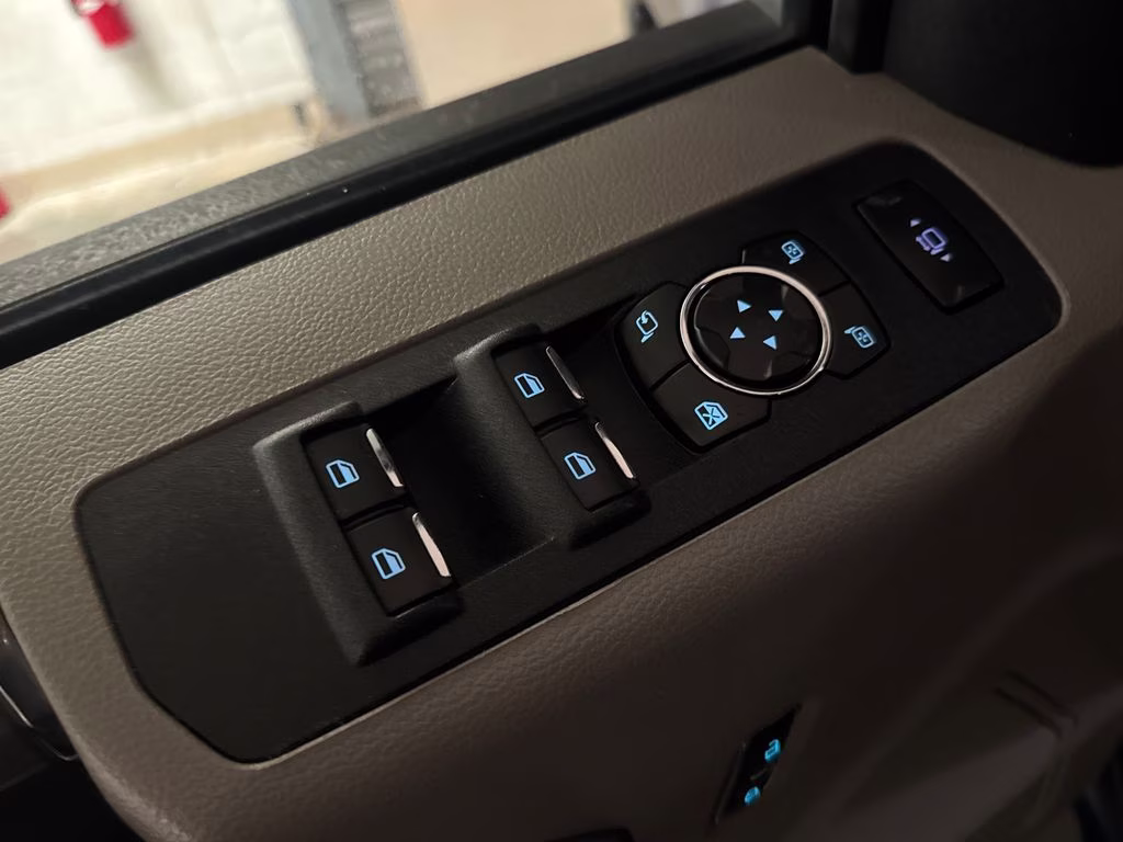 2020 Blue Jeans Metallic Ford Super Duty F-250 SRW XLT 4X4 Truck