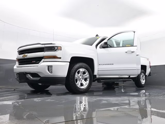 2018 Summit White Chevrolet Silverado 1500 LT 4X4 Truck