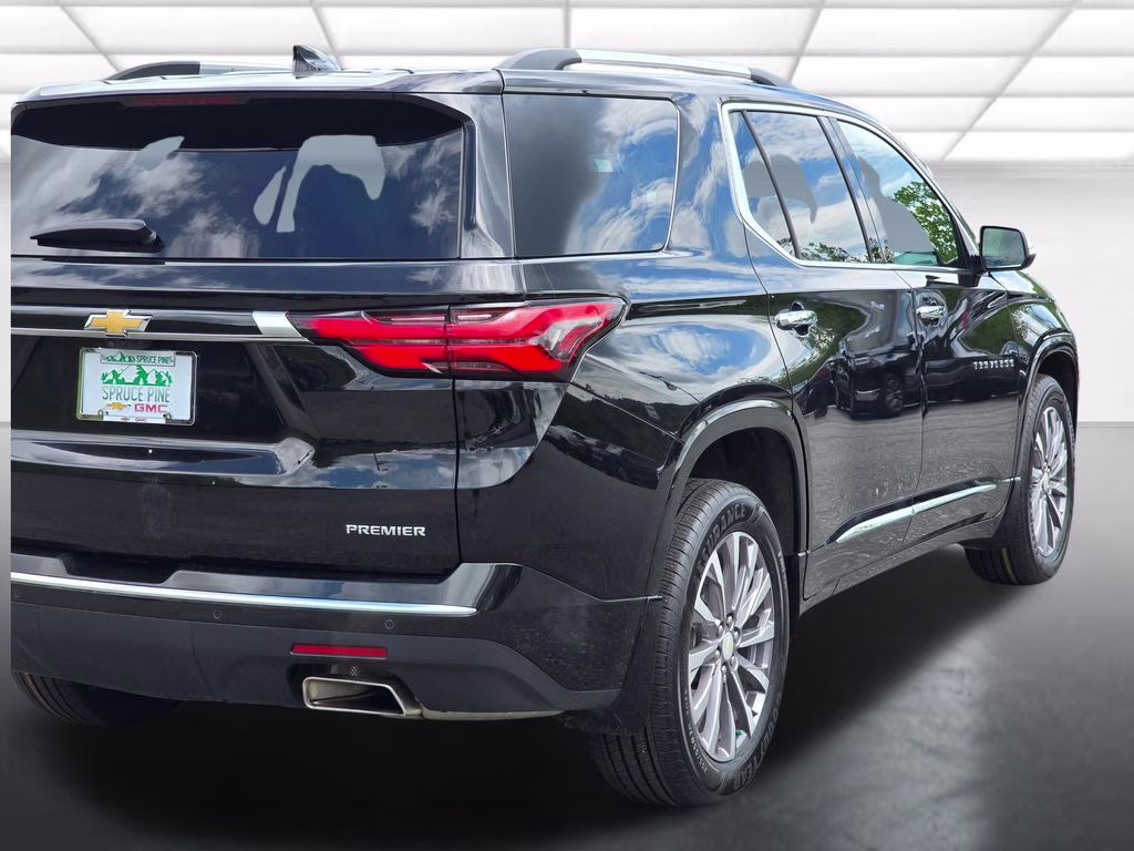 2023 Mosaic Black Metallic Chevrolet Traverse Premier AWD SUV