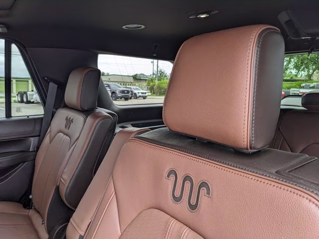 2022 Star White Metallic Tri-Coat Ford Expedition King Ranch 4X4 SUV