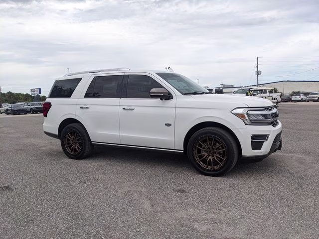 2022 Star White Metallic Tri-Coat Ford Expedition King Ranch 4X4 SUV