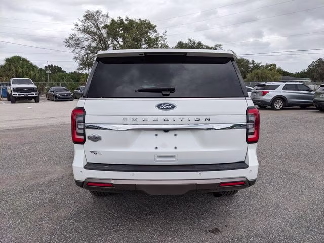2022 Star White Metallic Tri-Coat Ford Expedition King Ranch 4X4 SUV