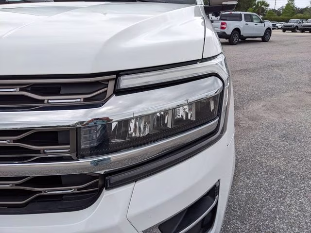 2022 Star White Metallic Tri-Coat Ford Expedition King Ranch 4X4 SUV