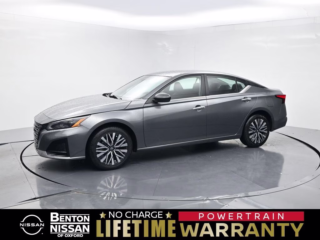 2025 Gun Metallic Nissan Altima 2.5 SV AWD Sedan