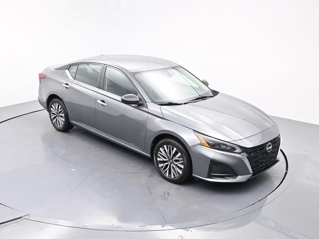 2025 Gun Metallic Nissan Altima 2.5 SV AWD Sedan