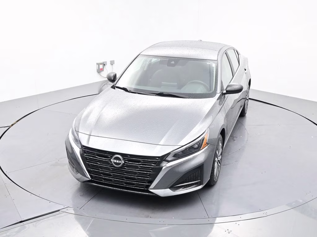 2025 Gun Metallic Nissan Altima 2.5 SV AWD Sedan