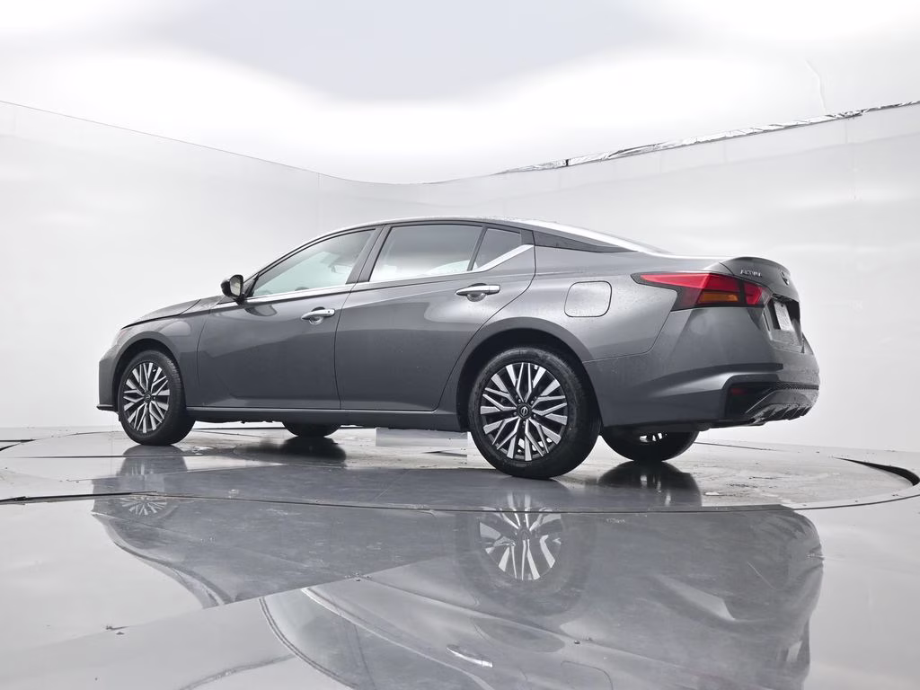 2025 Gun Metallic Nissan Altima 2.5 SV AWD Sedan