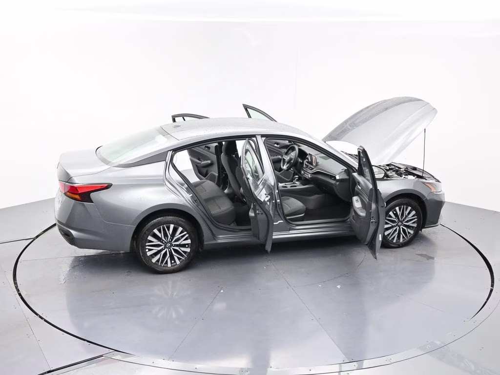 2025 Gun Metallic Nissan Altima 2.5 SV AWD Sedan