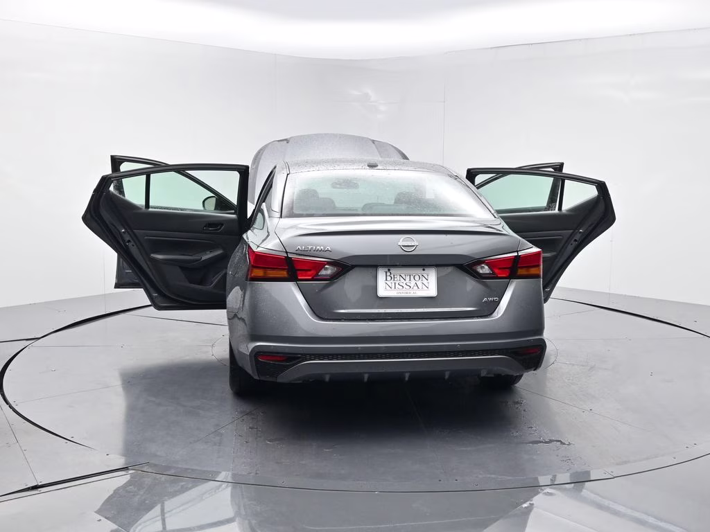 2025 Gun Metallic Nissan Altima 2.5 SV AWD Sedan