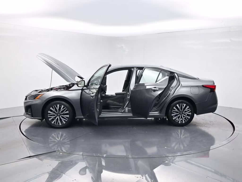 2025 Gun Metallic Nissan Altima 2.5 SV AWD Sedan
