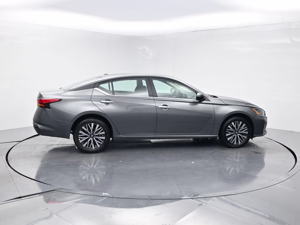 2025 Gun Metallic Nissan Altima 2.5 SV AWD Sedan
