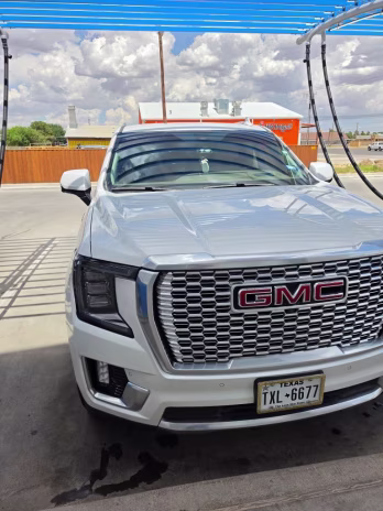 2022 White Frost Tricoat GMC Yukon Denali 4X4 SUV