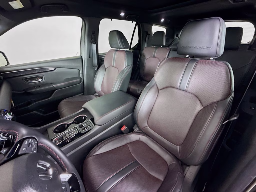 2025 Crystal Black Pearl Honda Pilot Black Edition AWD SUV
