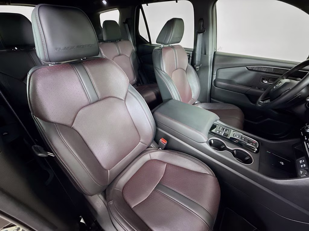 2025 Crystal Black Pearl Honda Pilot Black Edition AWD SUV