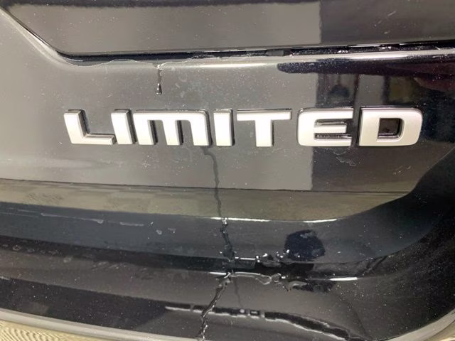 2026 Diamond Black Crystal Pearlcoat Jeep Grand Cherokee Limited 4X4 SUV