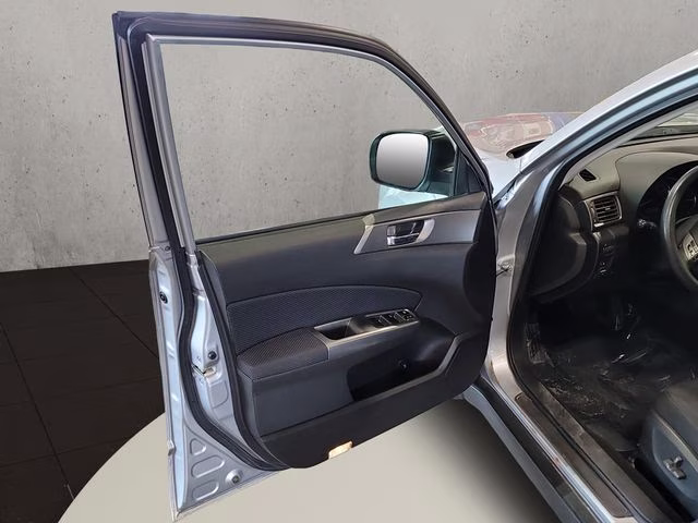 2012 Ice Silver Metallic Subaru Forester 2.5X AWD SUV