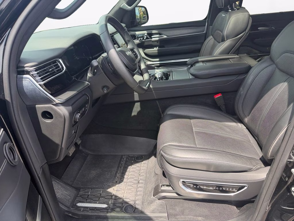 2023 Diamond Black Crystal Pearlcoat Jeep Grand Wagoneer Series II w/Massaging Front Seats & 3 Panel Sun Ro 4X4 SUV