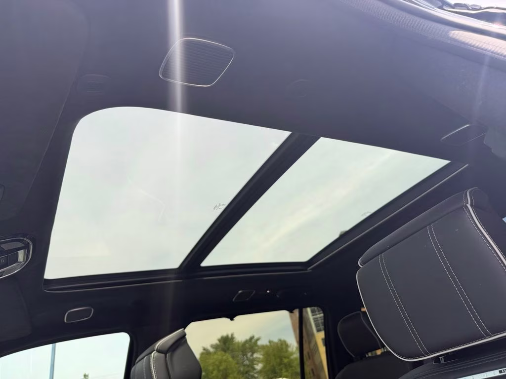 2023 Diamond Black Crystal Pearlcoat Jeep Grand Wagoneer Series II w/Massaging Front Seats & 3 Panel Sun Ro 4X4 SUV