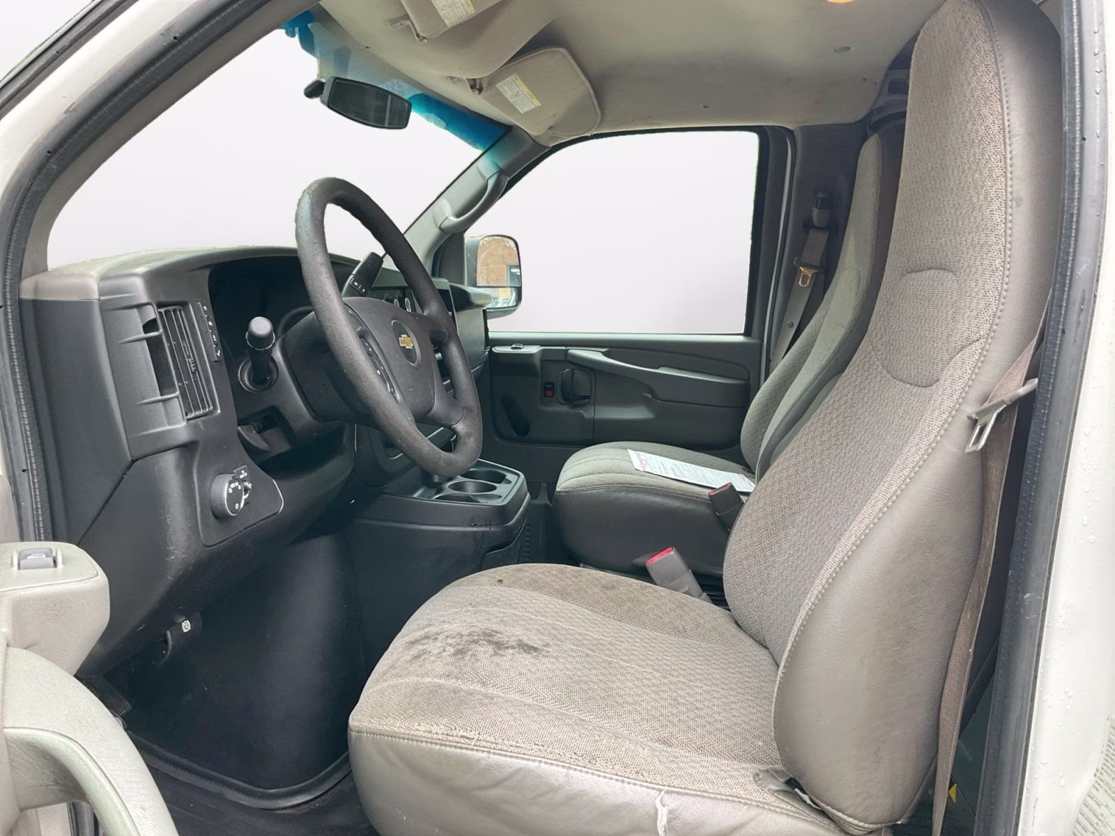 2013 Summit White Chevrolet Express 3500 Work Van RWD Van