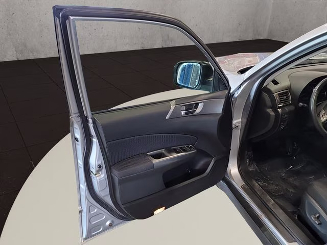 2012 Ice Silver Metallic Subaru Forester 2.5X AWD SUV