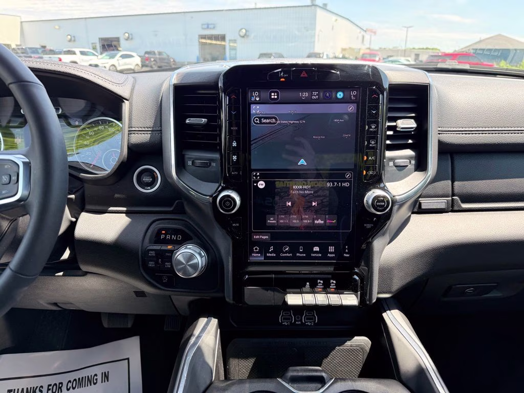 2025 Diamond Black Crystal Pearlcoat Ram 1500 Laramie 4X4 Truck