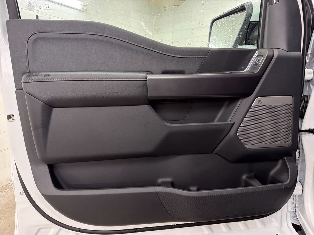 2026 OXFORD WHITE Ford F-150 Lariat 4X4 Truck