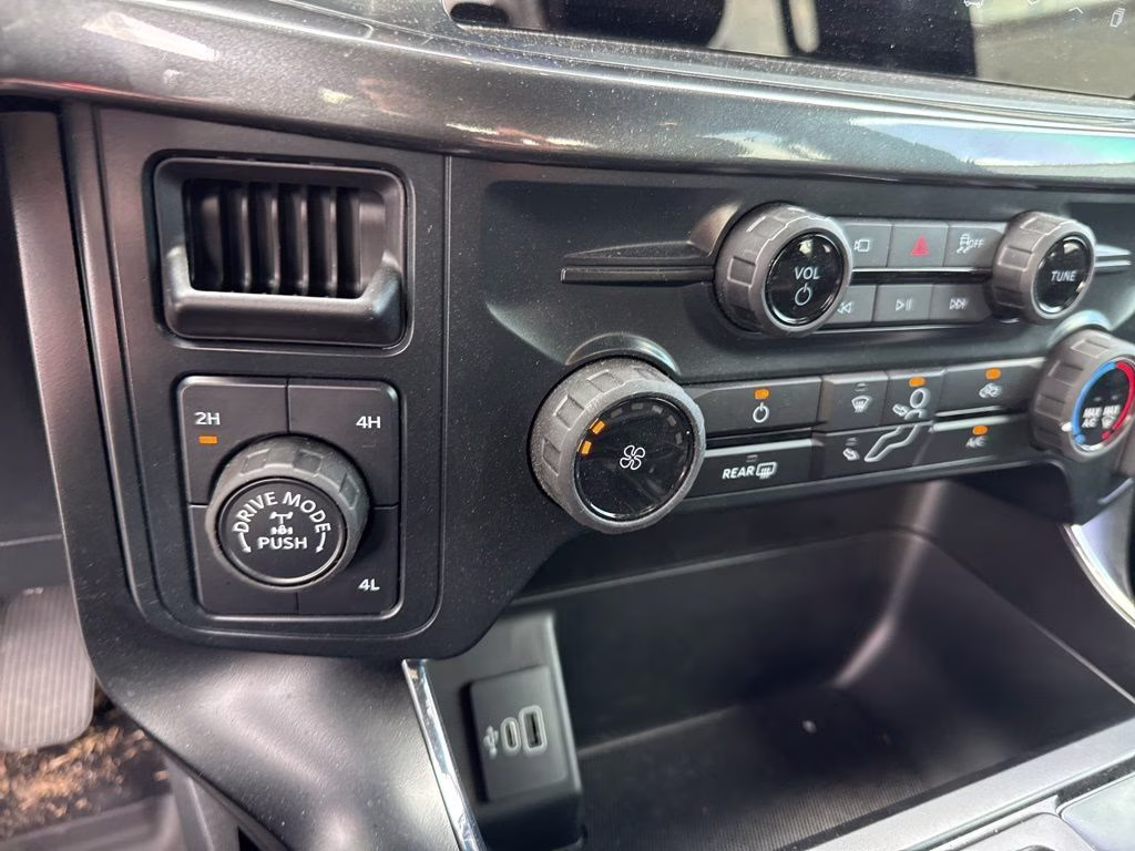 2025 Agate Black Metallic Ford F-150 STX 4X4 Truck