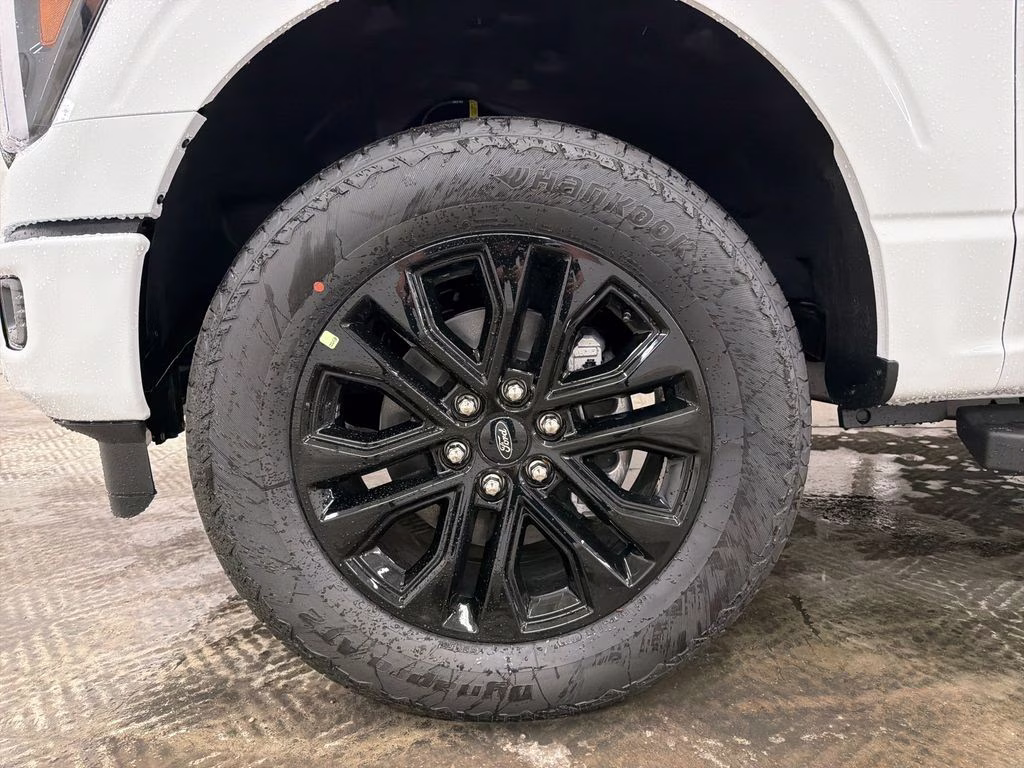 2026 OXFORD WHITE Ford F-150 Lariat 4X4 Truck
