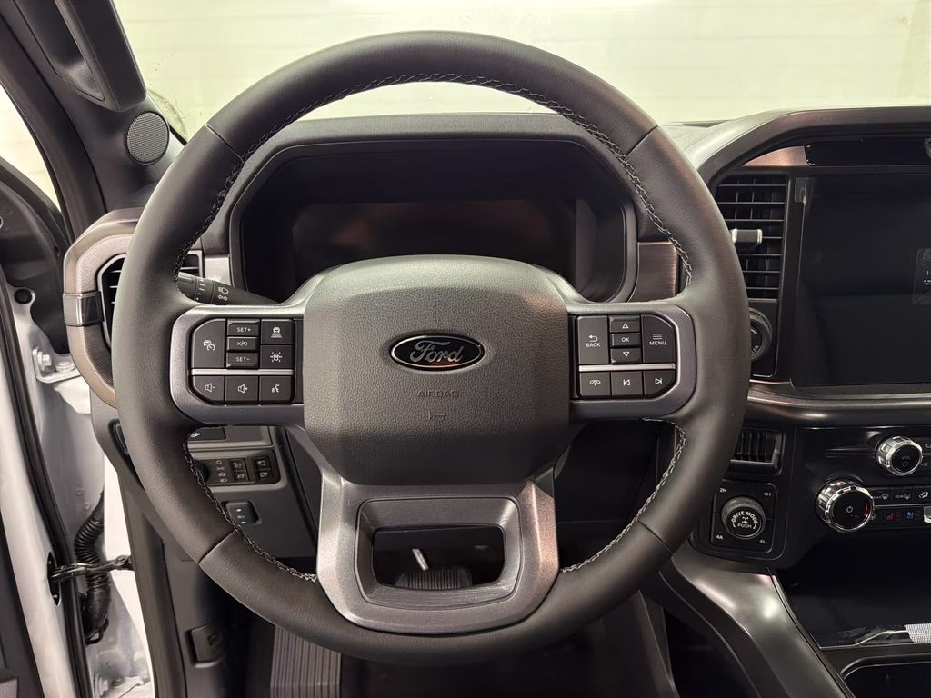 2026 OXFORD WHITE Ford F-150 Lariat 4X4 Truck