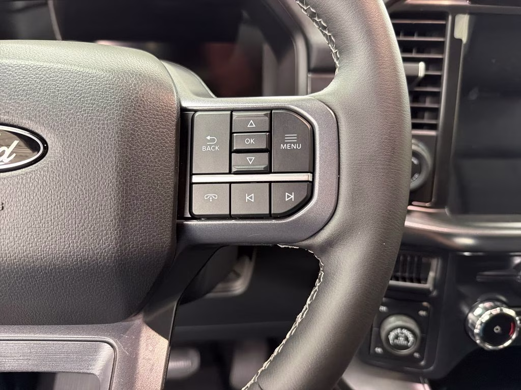 2026 OXFORD WHITE Ford F-150 Lariat 4X4 Truck