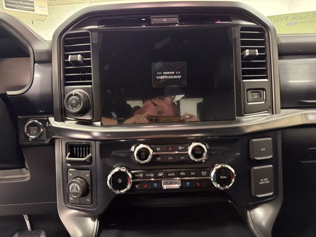 2026 OXFORD WHITE Ford F-150 Lariat 4X4 Truck