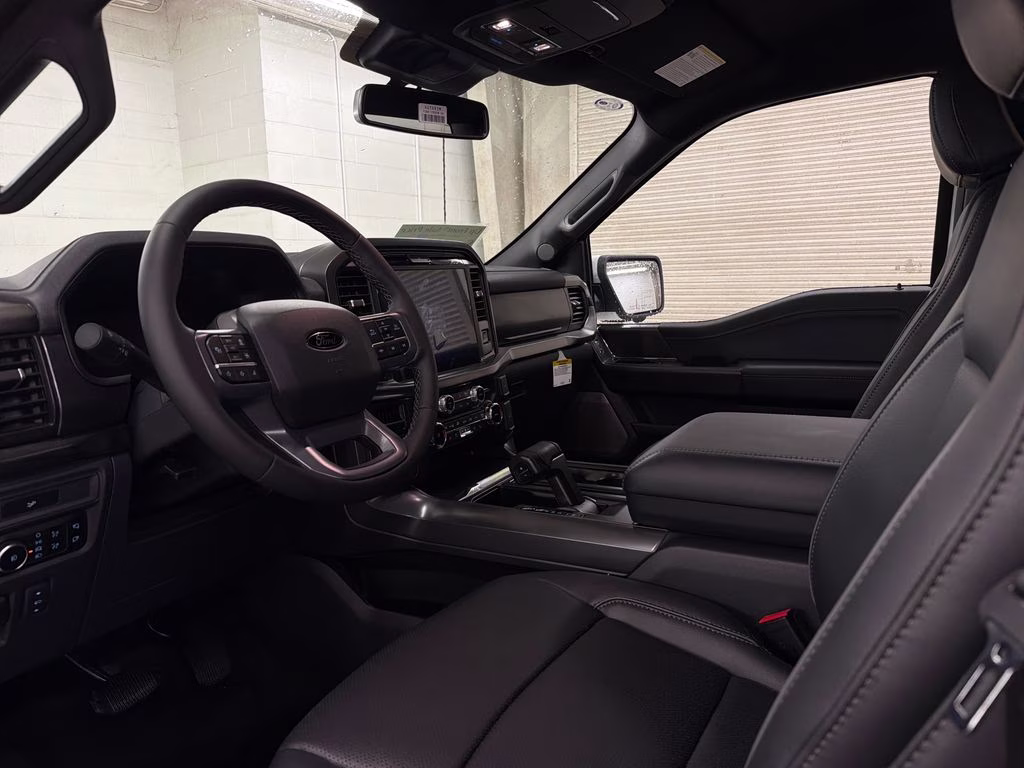 2026 OXFORD WHITE Ford F-150 Lariat 4X4 Truck