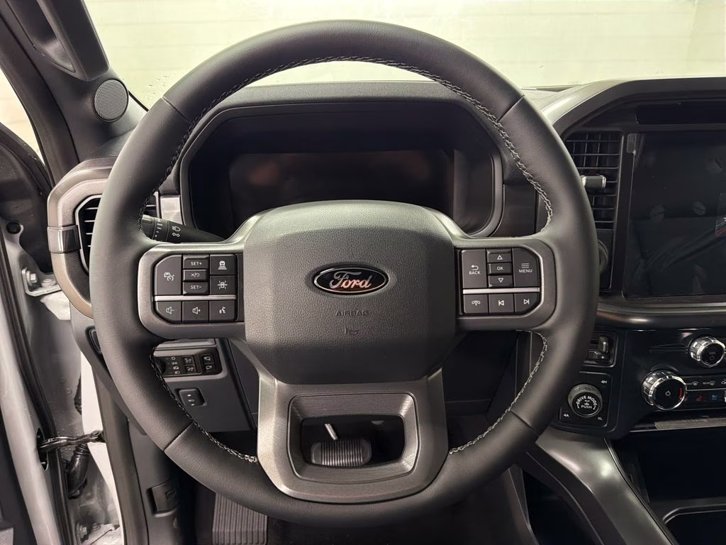 2026 AVALANCHE Ford F-150 Lariat 4X4 Truck
