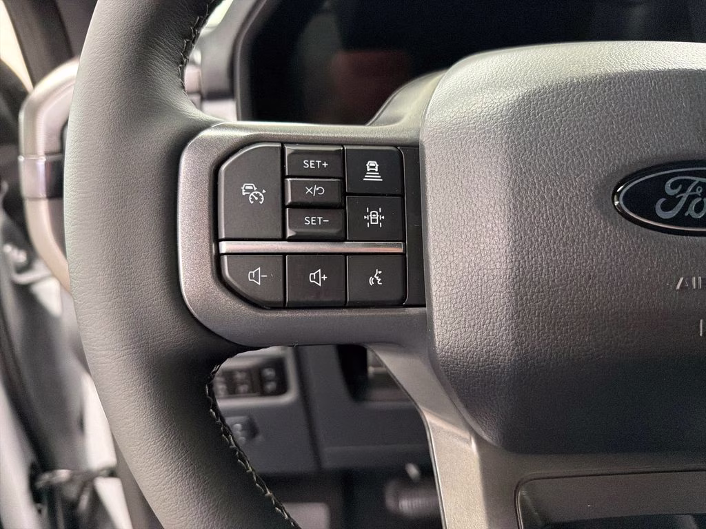 2026 AVALANCHE Ford F-150 Lariat 4X4 Truck