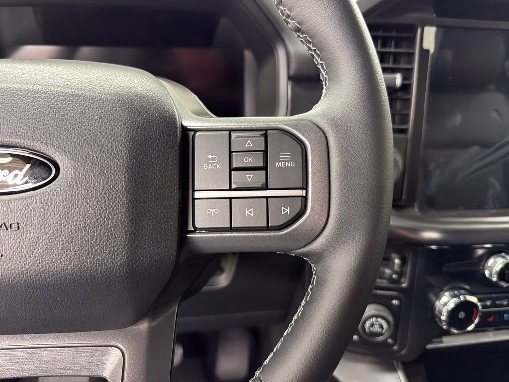 2026 AVALANCHE Ford F-150 Lariat 4X4 Truck