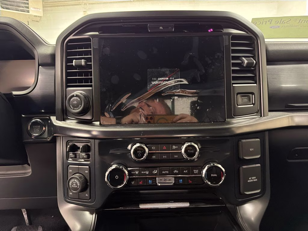 2026 AVALANCHE Ford F-150 Lariat 4X4 Truck