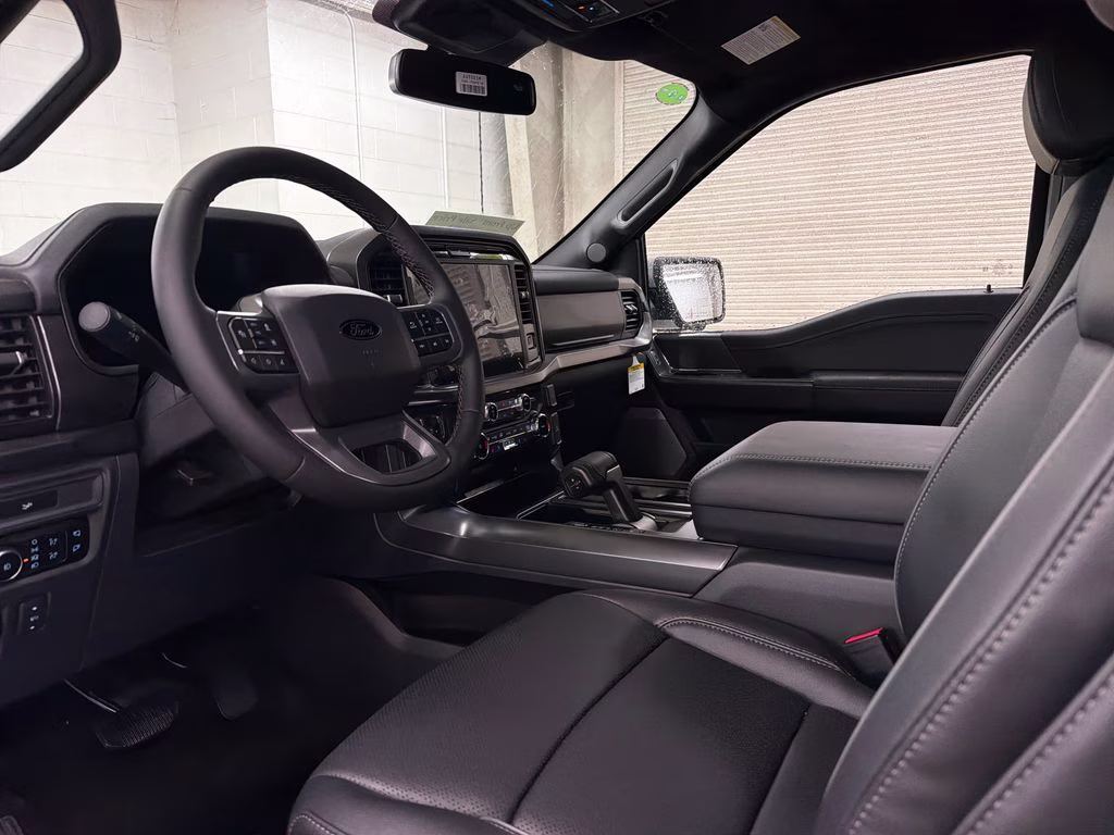 2026 AVALANCHE Ford F-150 Lariat 4X4 Truck