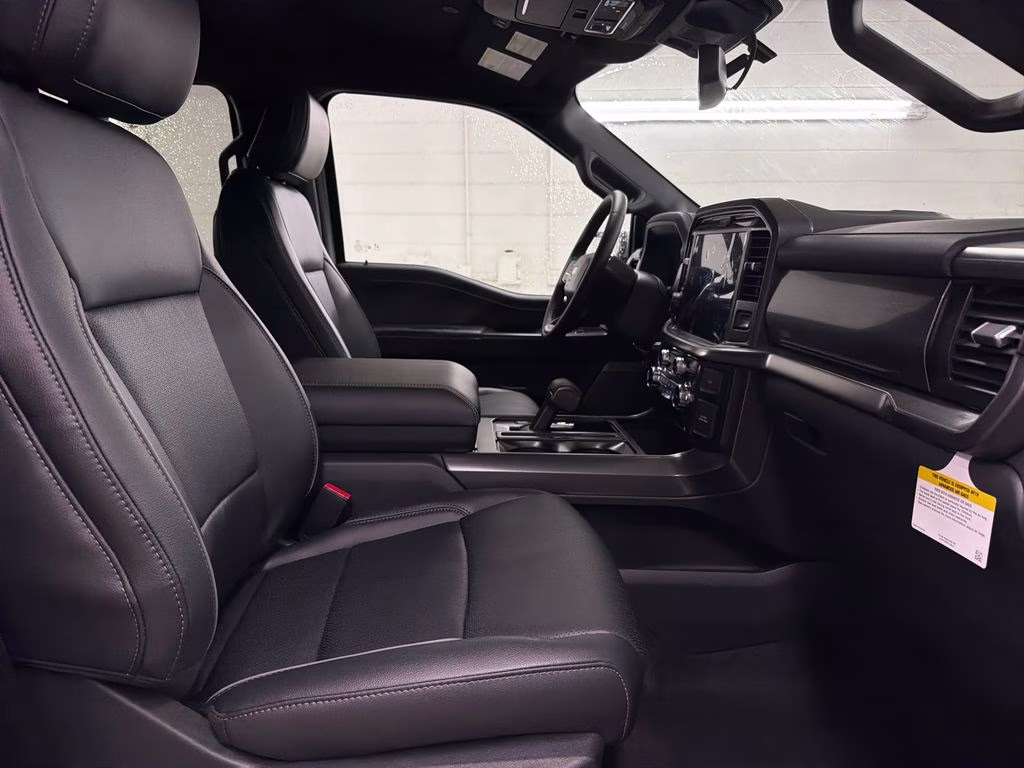 2026 AVALANCHE Ford F-150 Lariat 4X4 Truck
